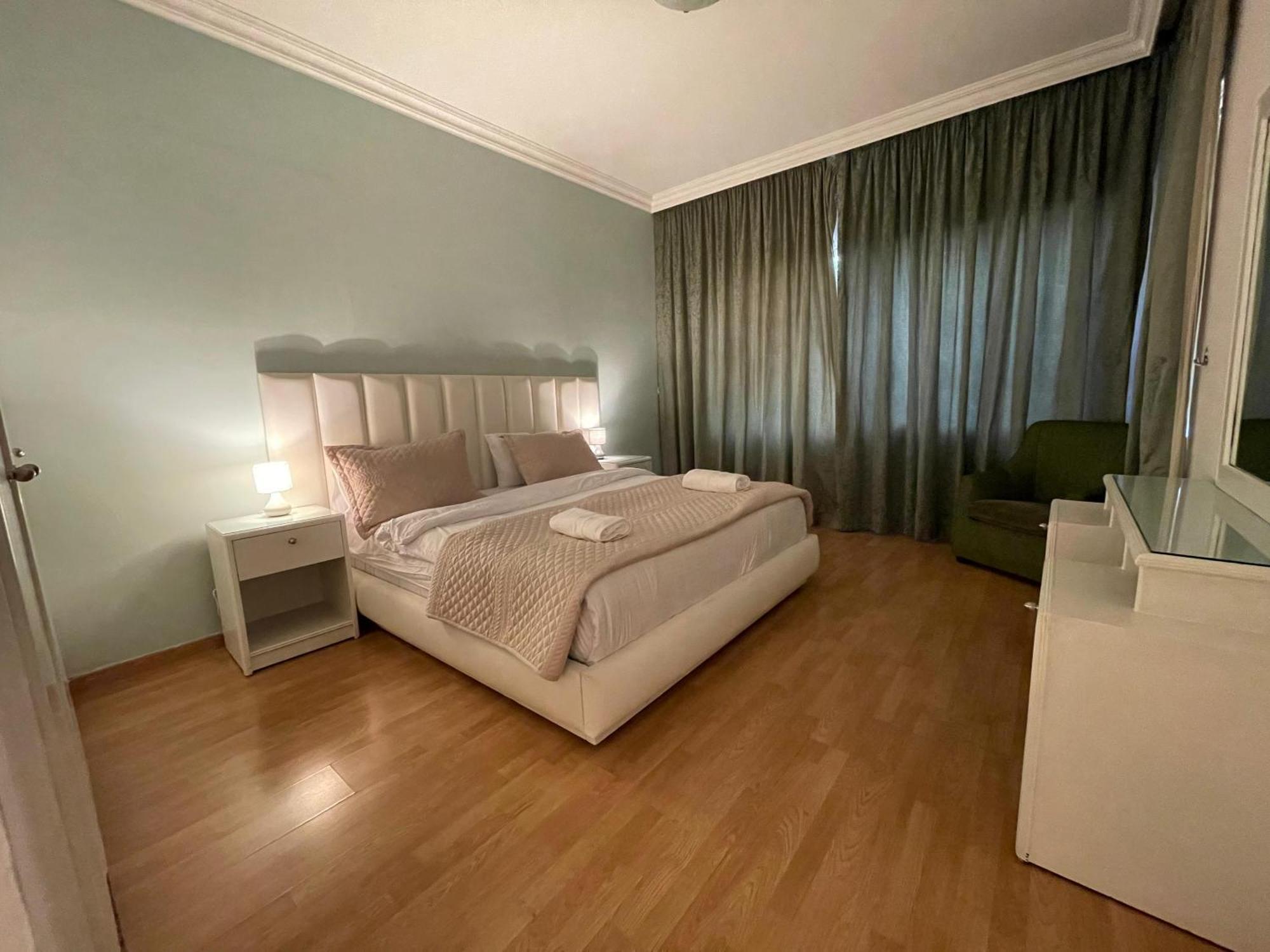 Elegant Suites Beirut Exteriör bild